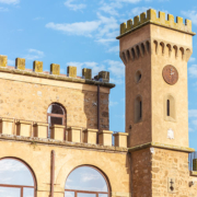Palazzo-Vescovile-Sutri-torre-orologio
